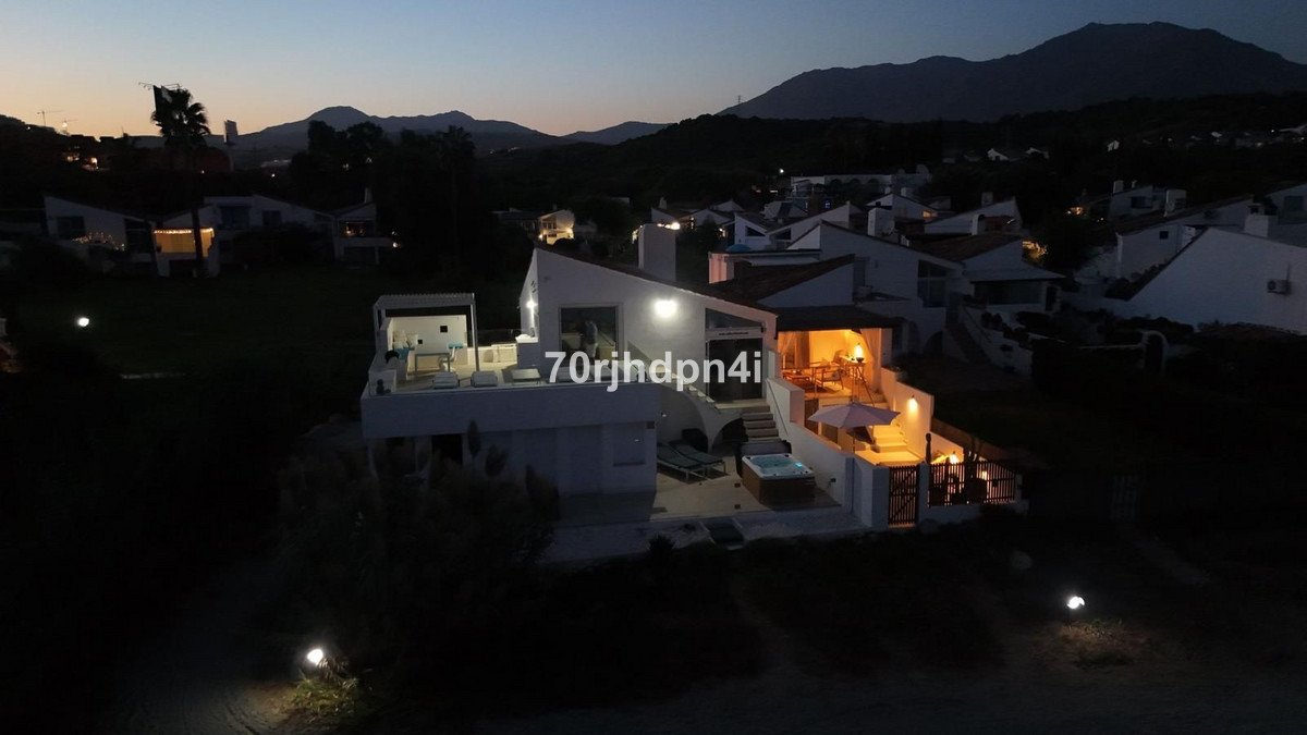 4 Bed Detached Villa in Estepona