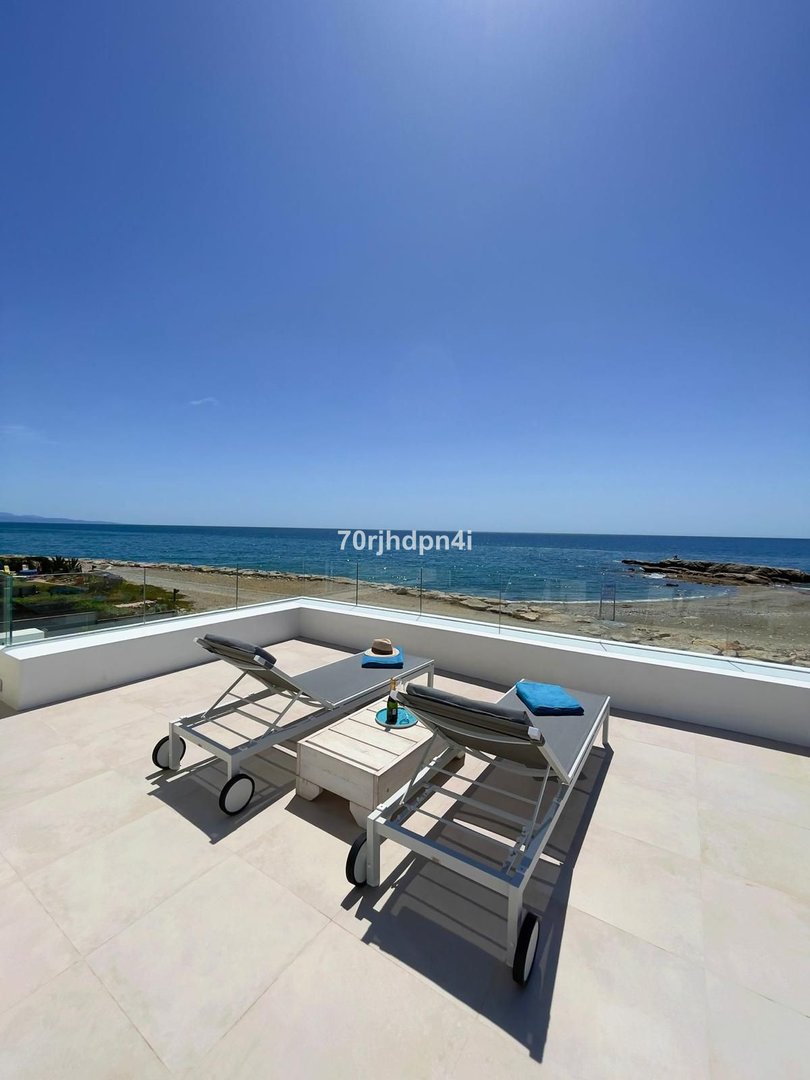 4 Bed Detached Villa in Estepona