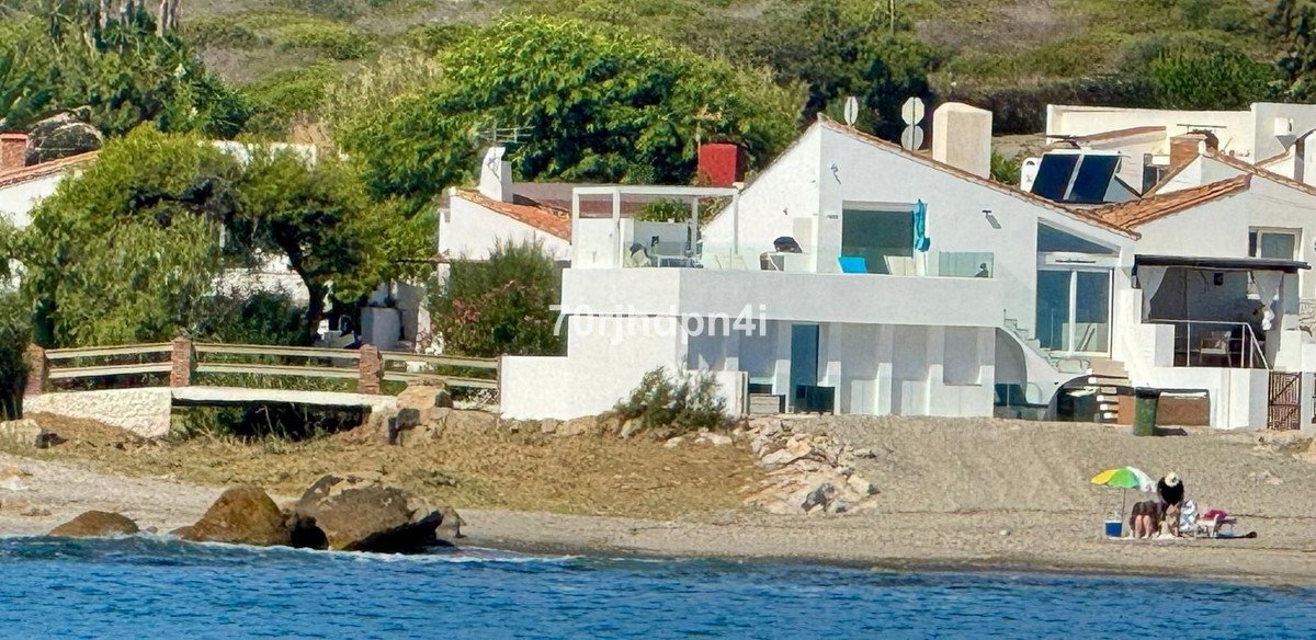 4 Bed Detached Villa in Estepona