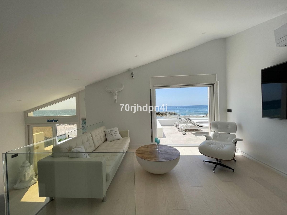 4 Bed Detached Villa in Estepona