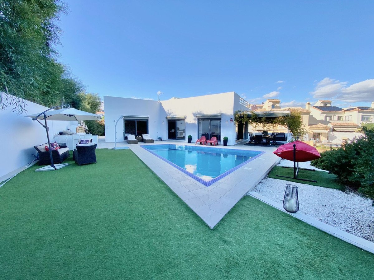 4 Bed Detached Villa in Mijas