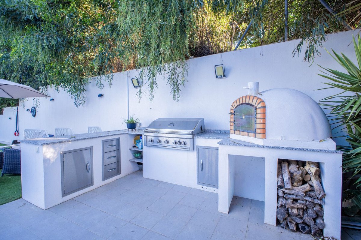 4 Bed Detached Villa in Mijas
