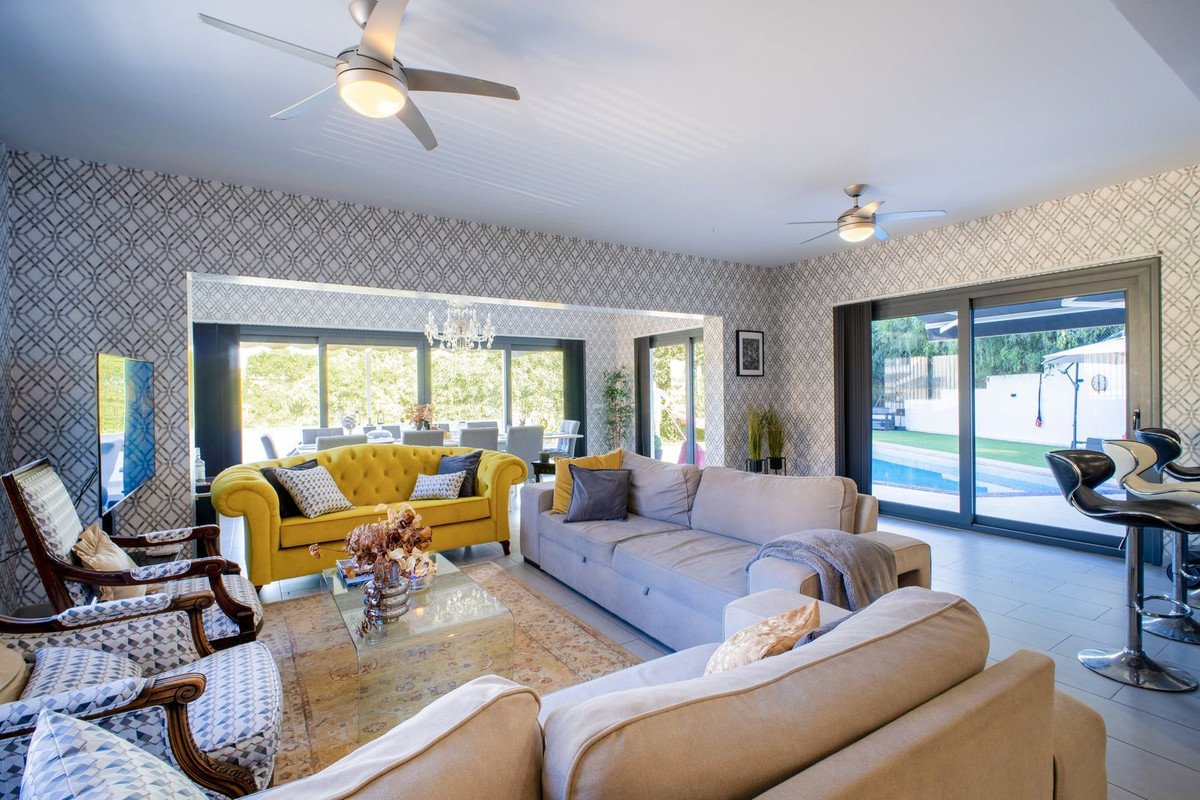 4 Bed Detached Villa in Mijas