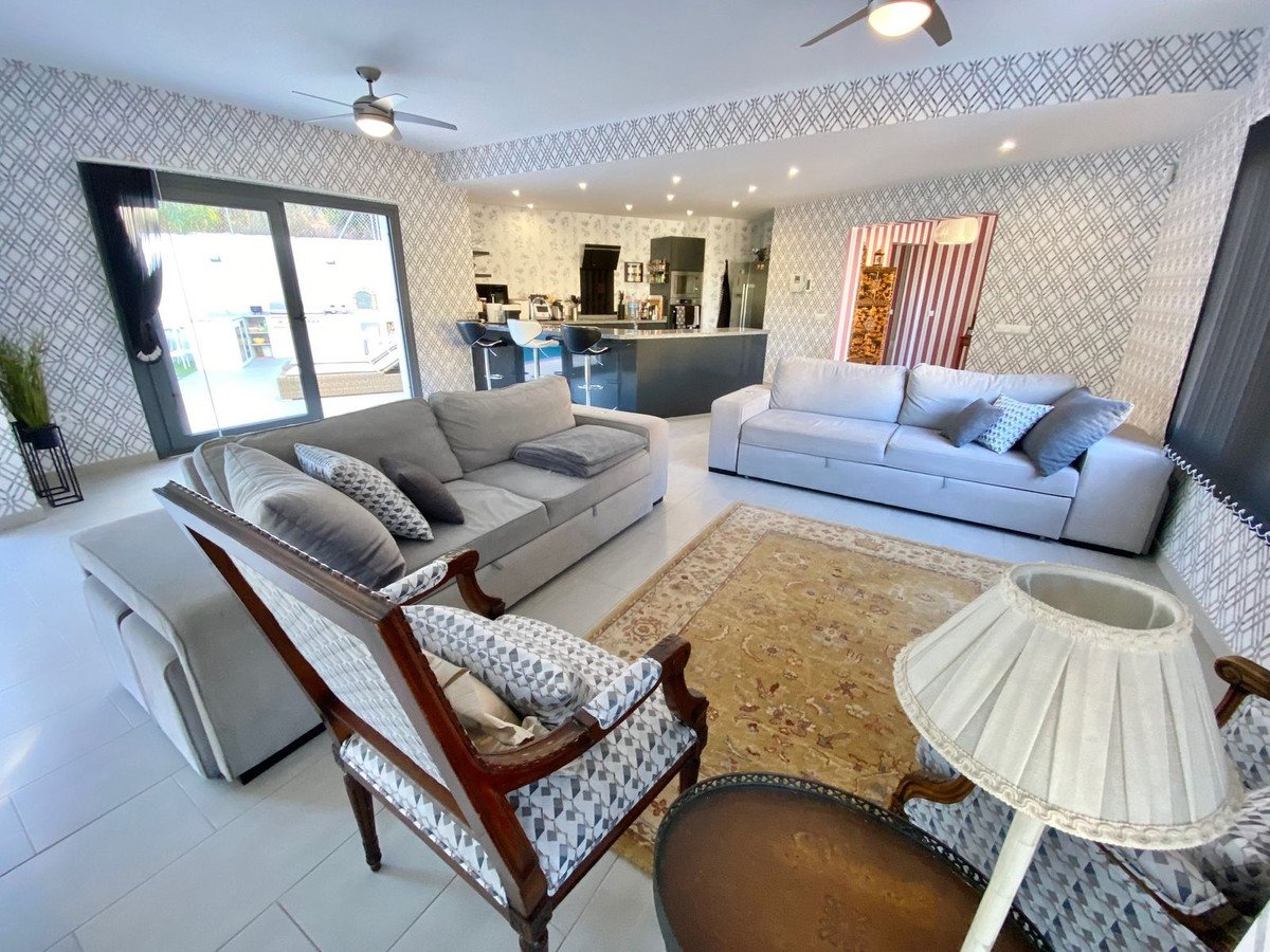 4 Bed Detached Villa in Mijas