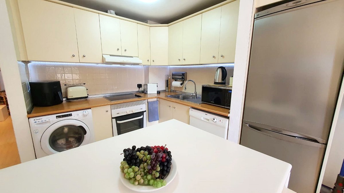 1 Bed Middle Floor Apartment in Los Pacos