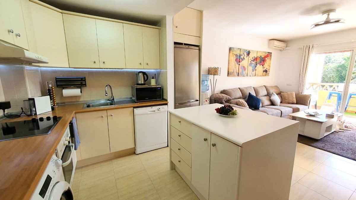 1 Bed Middle Floor Apartment in Los Pacos