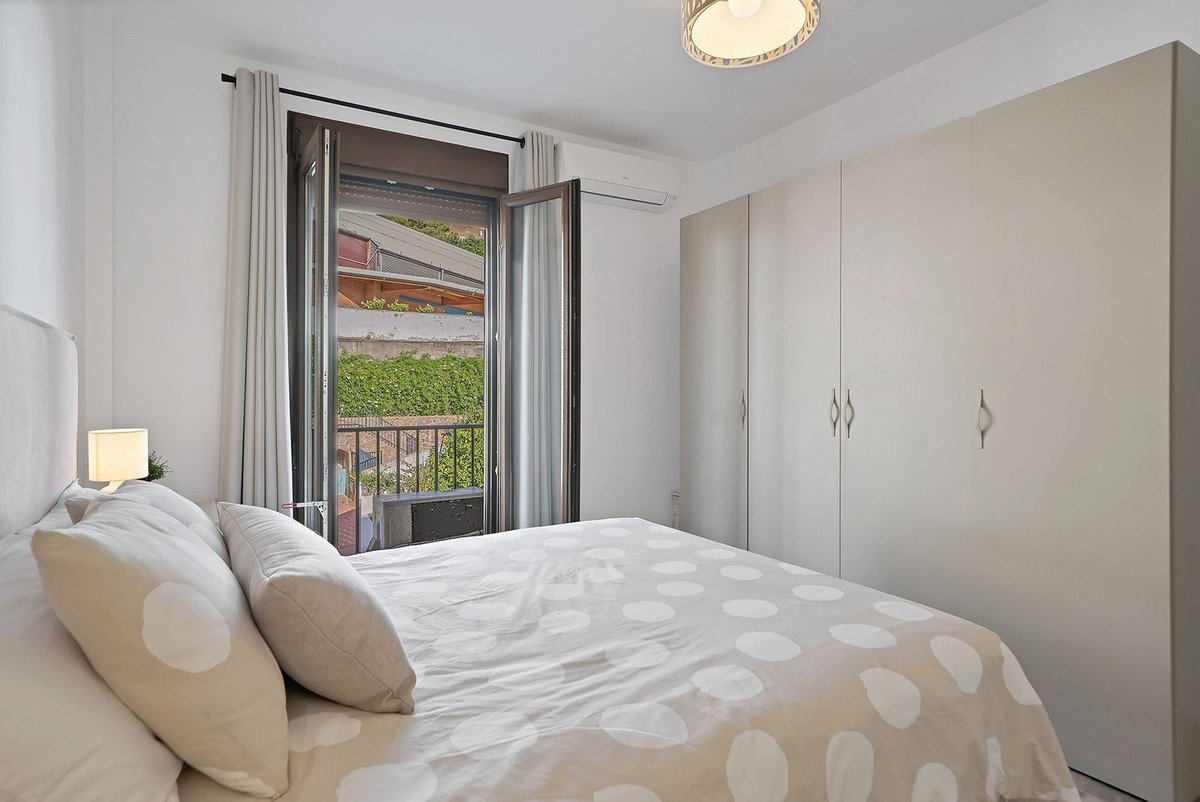 2 Bed Top Floor Apartment in Benahavís