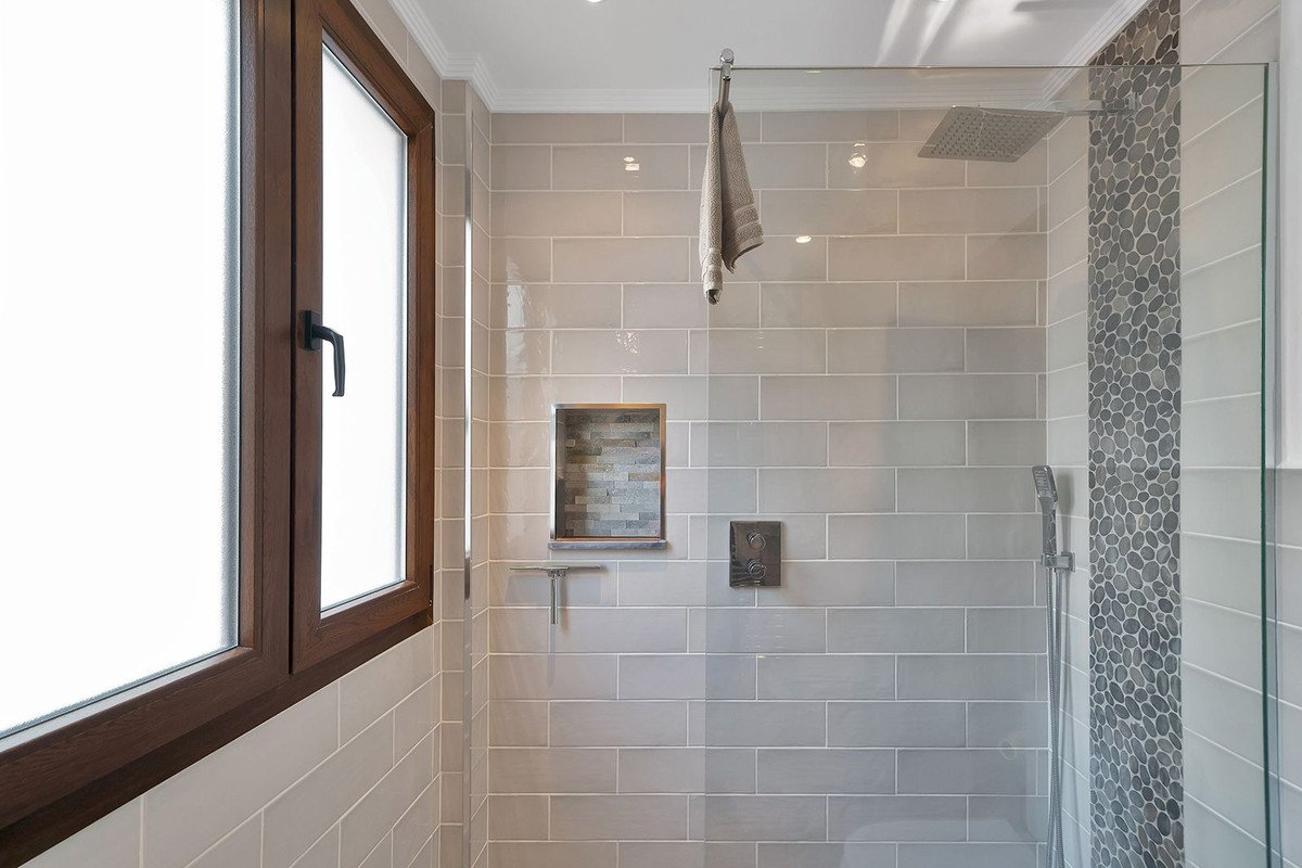 2 Bed Top Floor Apartment in Benahavís