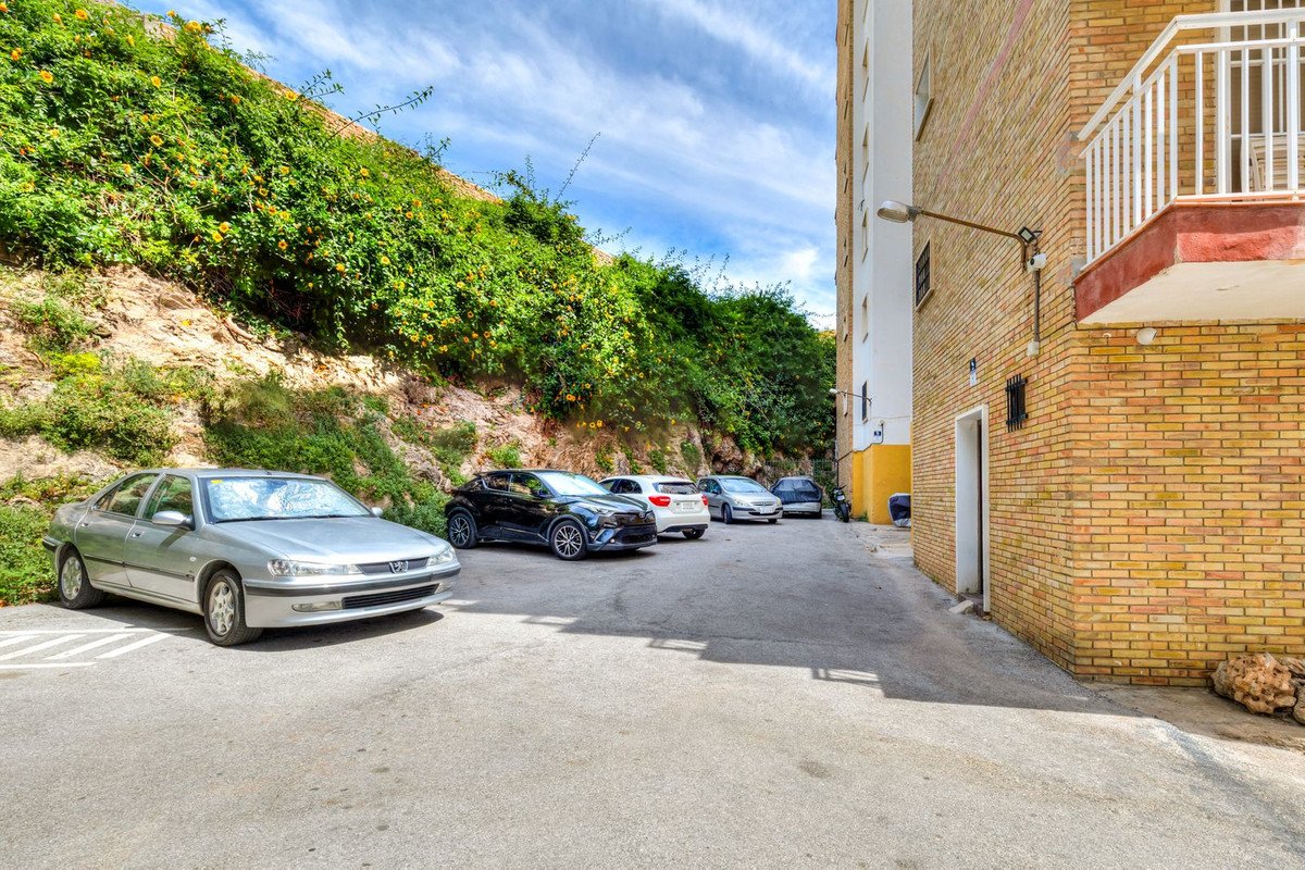 2 Bed Middle Floor Apartment in Torremolinos