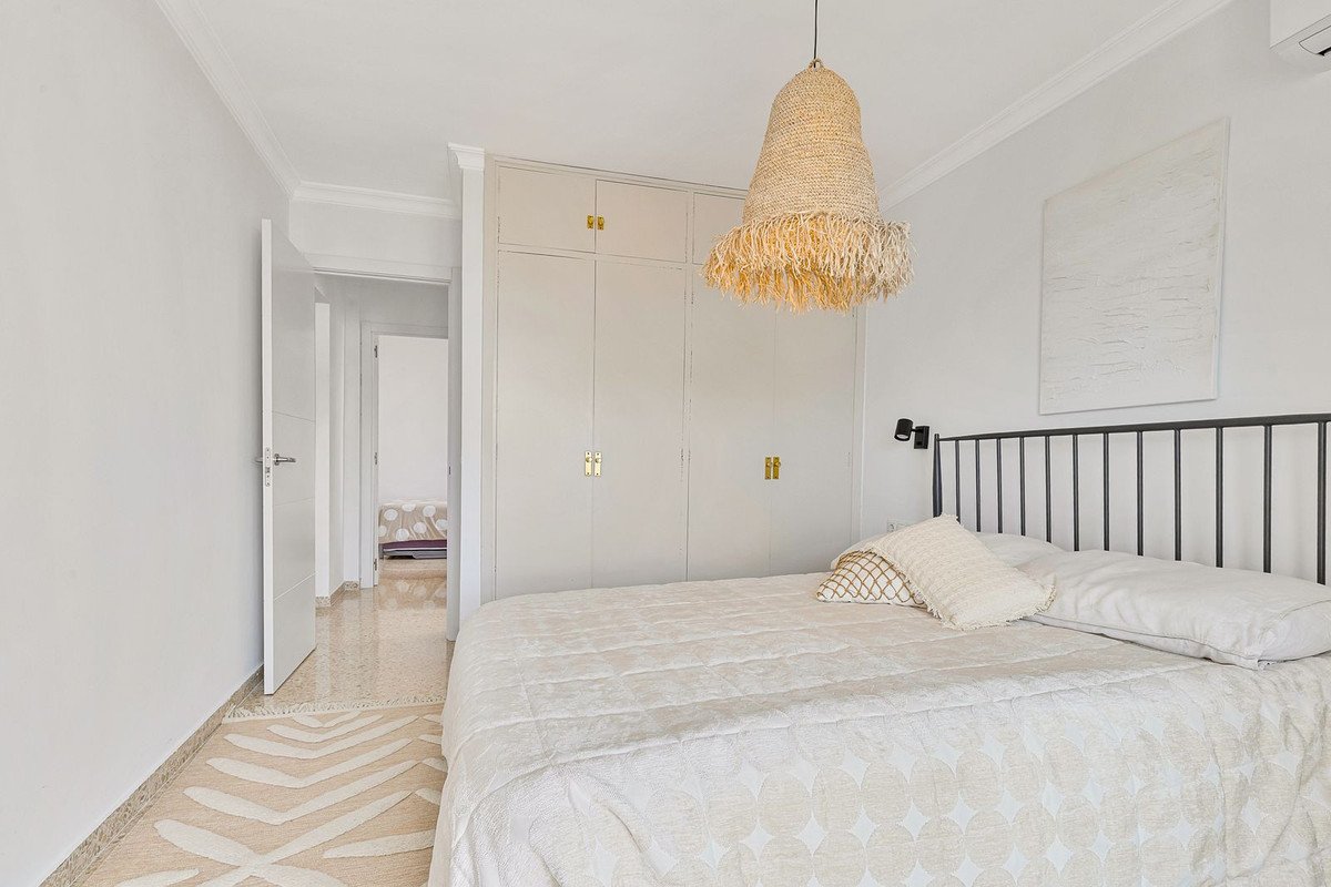 2 Bed Middle Floor Apartment in Torremolinos