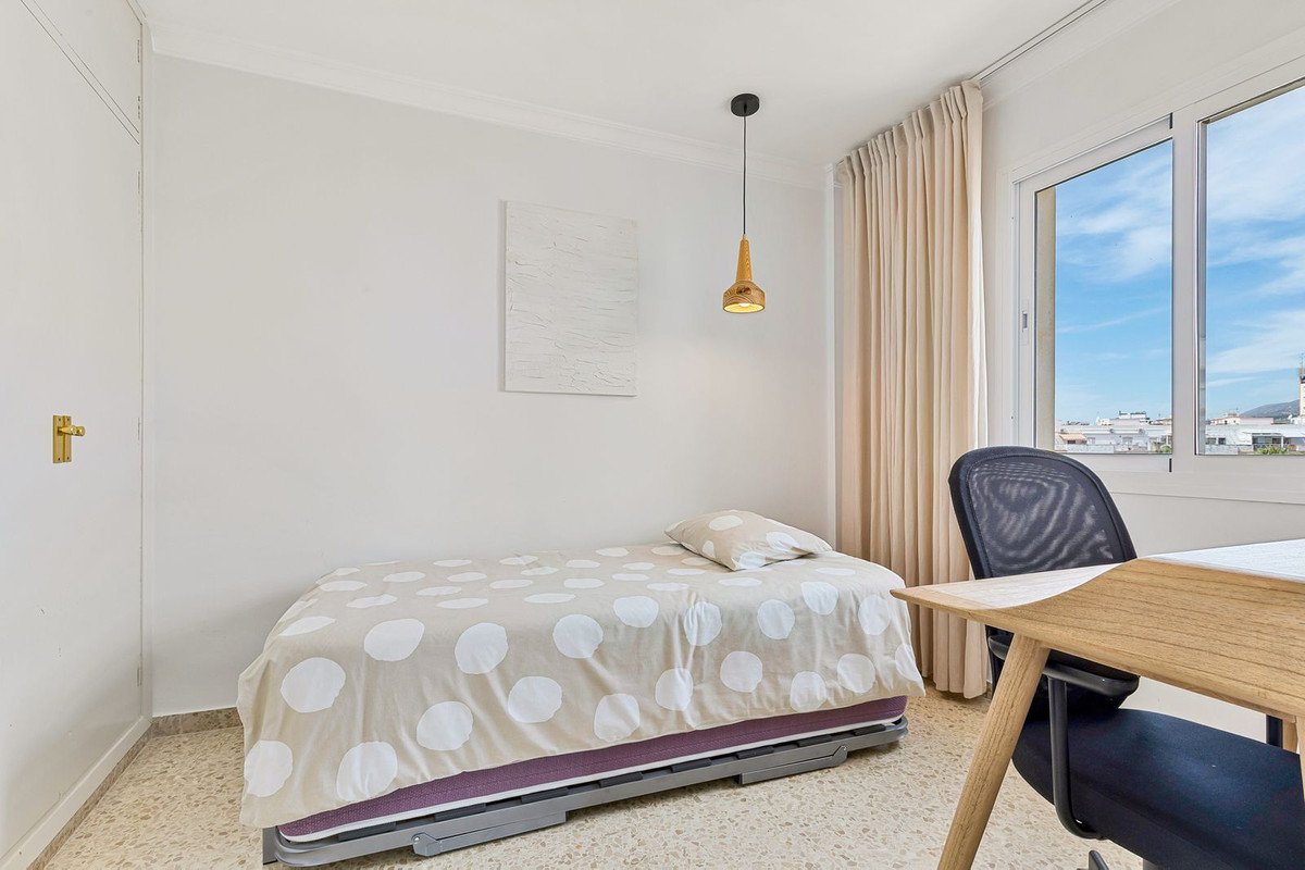 2 Bed Middle Floor Apartment in Torremolinos