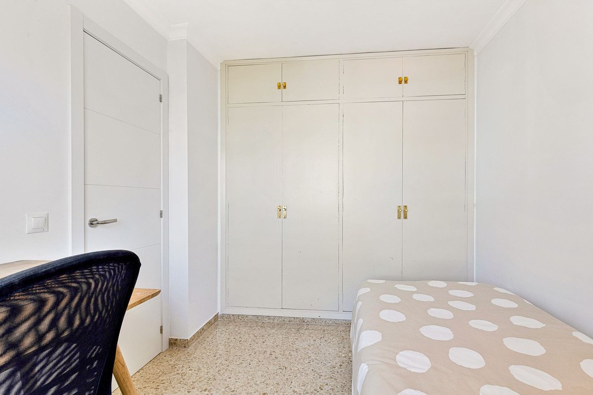 2 Bed Middle Floor Apartment in Torremolinos