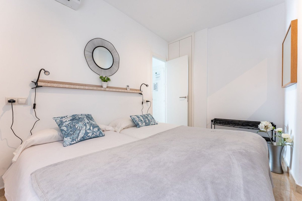 2 Bed Middle Floor Apartment in Fuengirola