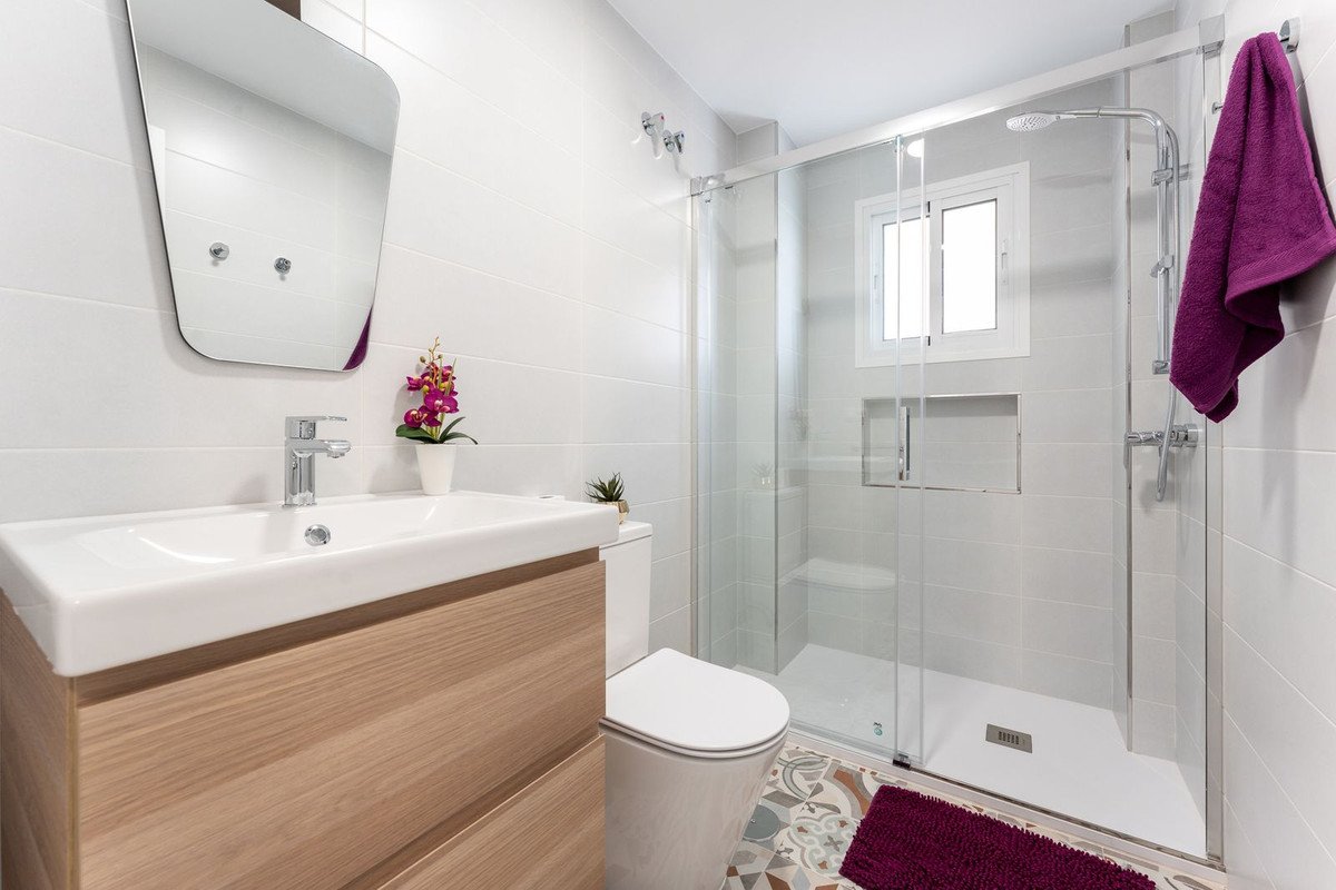 2 Bed Middle Floor Apartment in Fuengirola