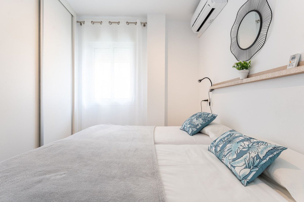 2 Bed Middle Floor Apartment in Fuengirola