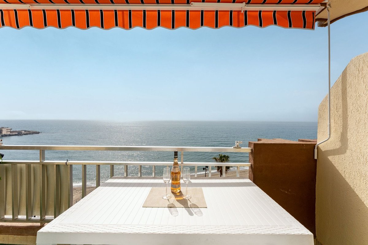 2 Bed Middle Floor Apartment in Fuengirola