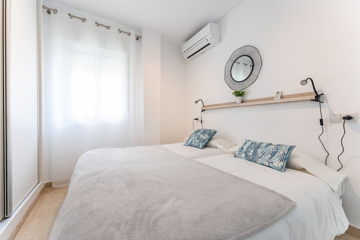 2 Bed Middle Floor Apartment in Fuengirola