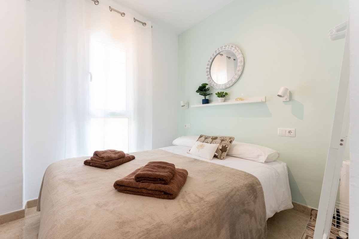 2 Bed Middle Floor Apartment in Fuengirola