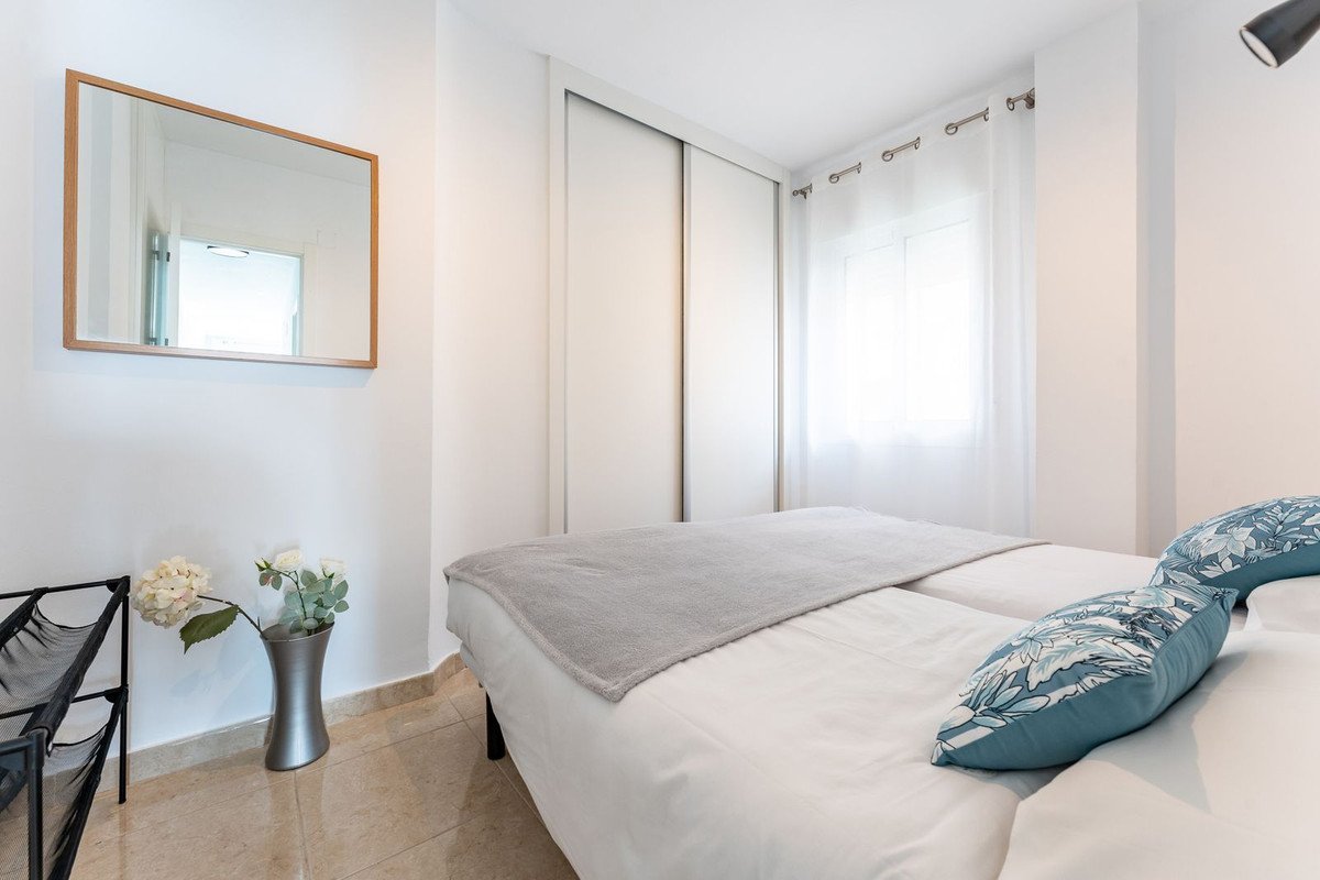 2 Bed Middle Floor Apartment in Fuengirola