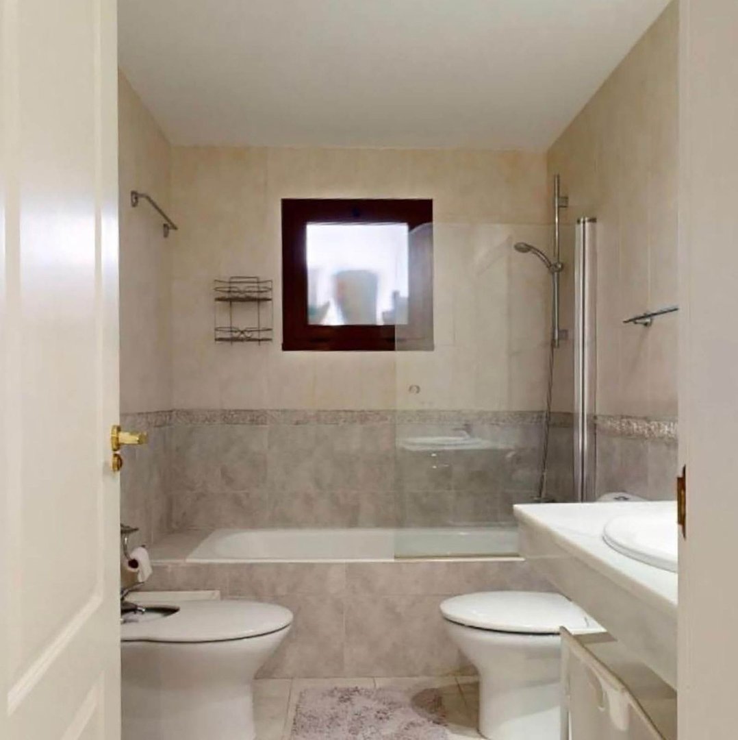 4 Bed Middle Floor Apartment in Hacienda del Sol