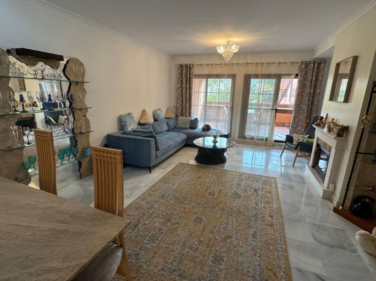4 Bed Middle Floor Apartment in Hacienda del Sol