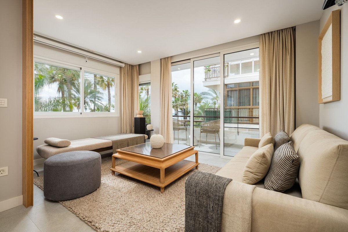 3 Bed Middle Floor Apartment in Estepona