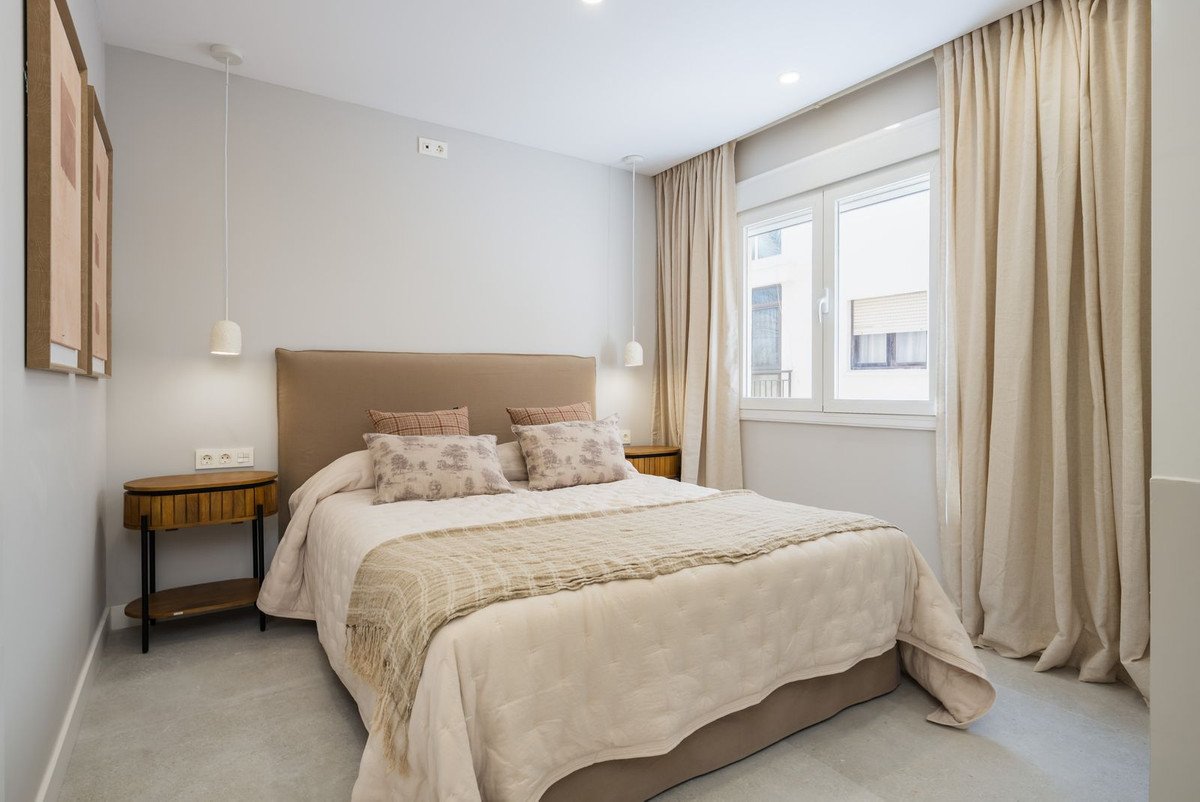 3 Bed Middle Floor Apartment in Estepona