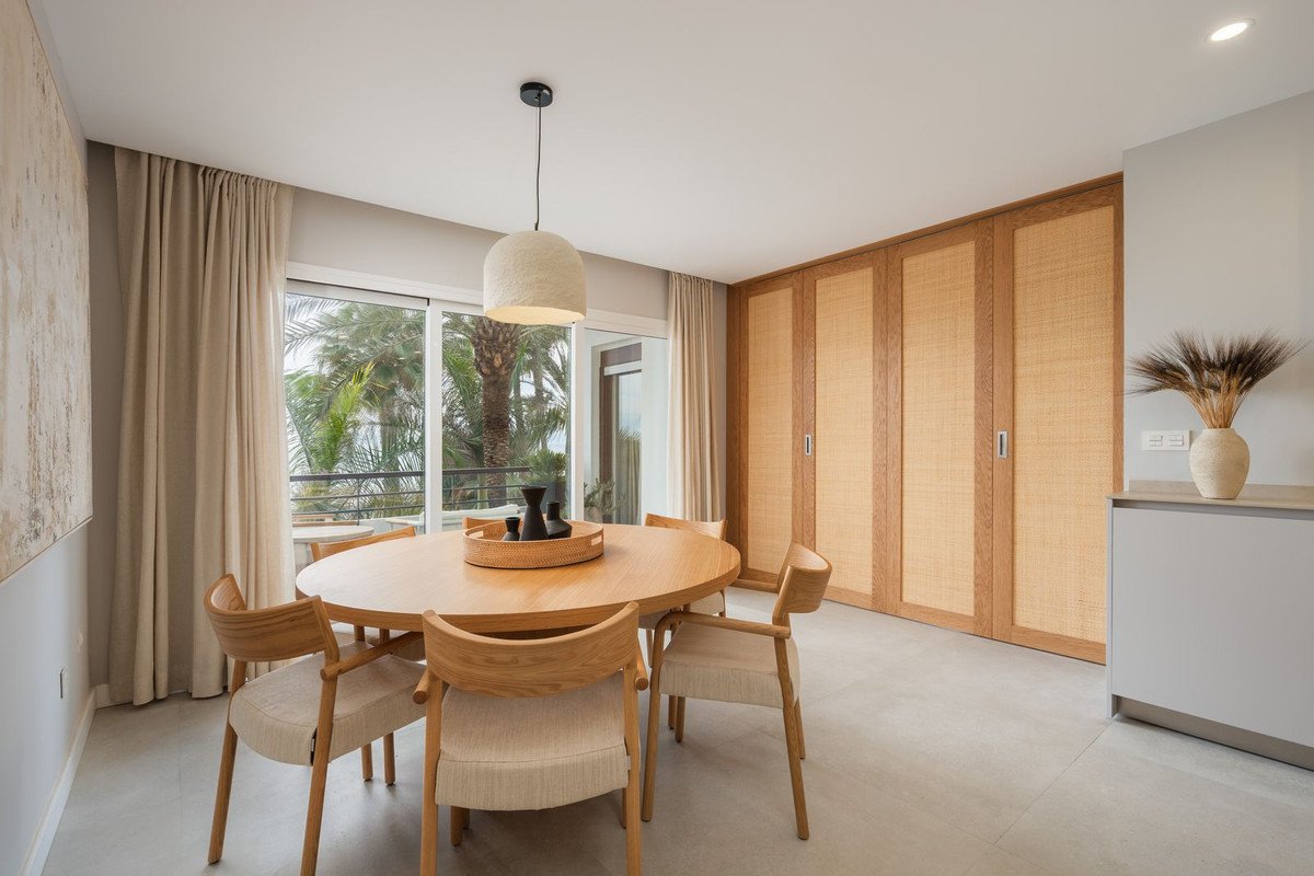 3 Bed Middle Floor Apartment in Estepona