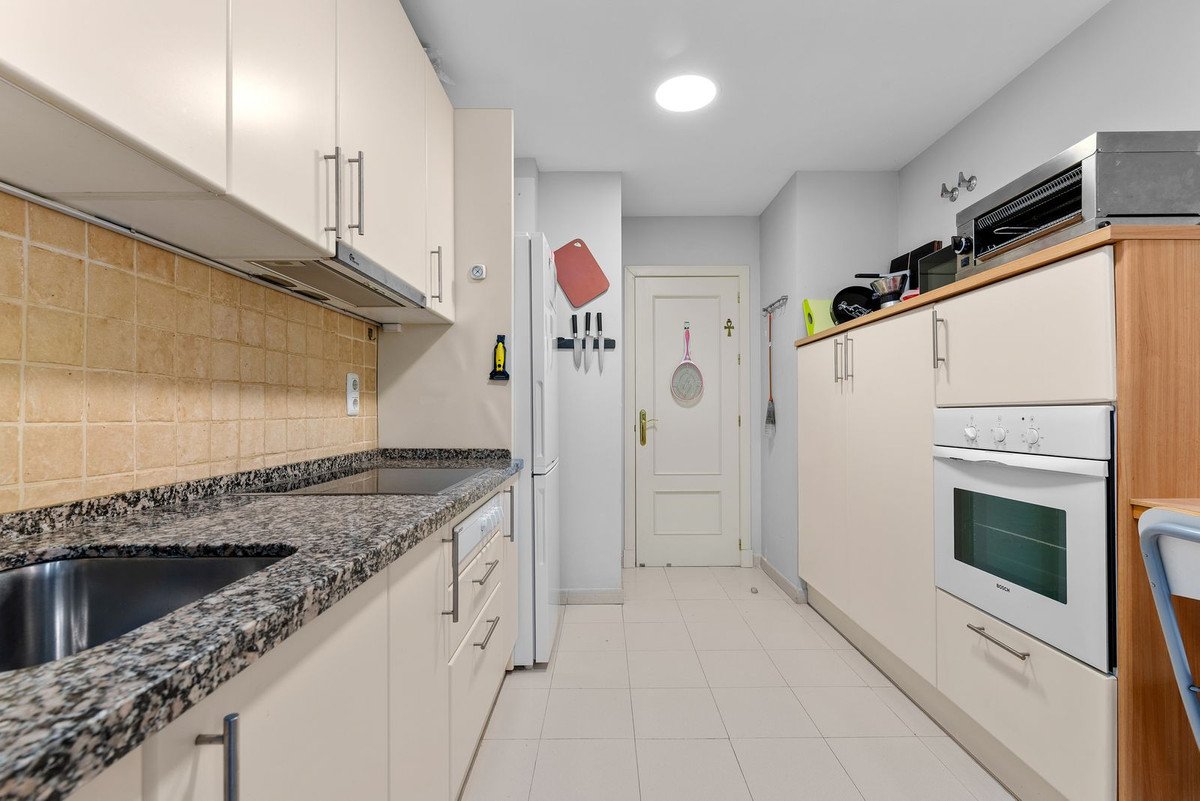 2 Bed Ground Floor Apartment in Benahavís