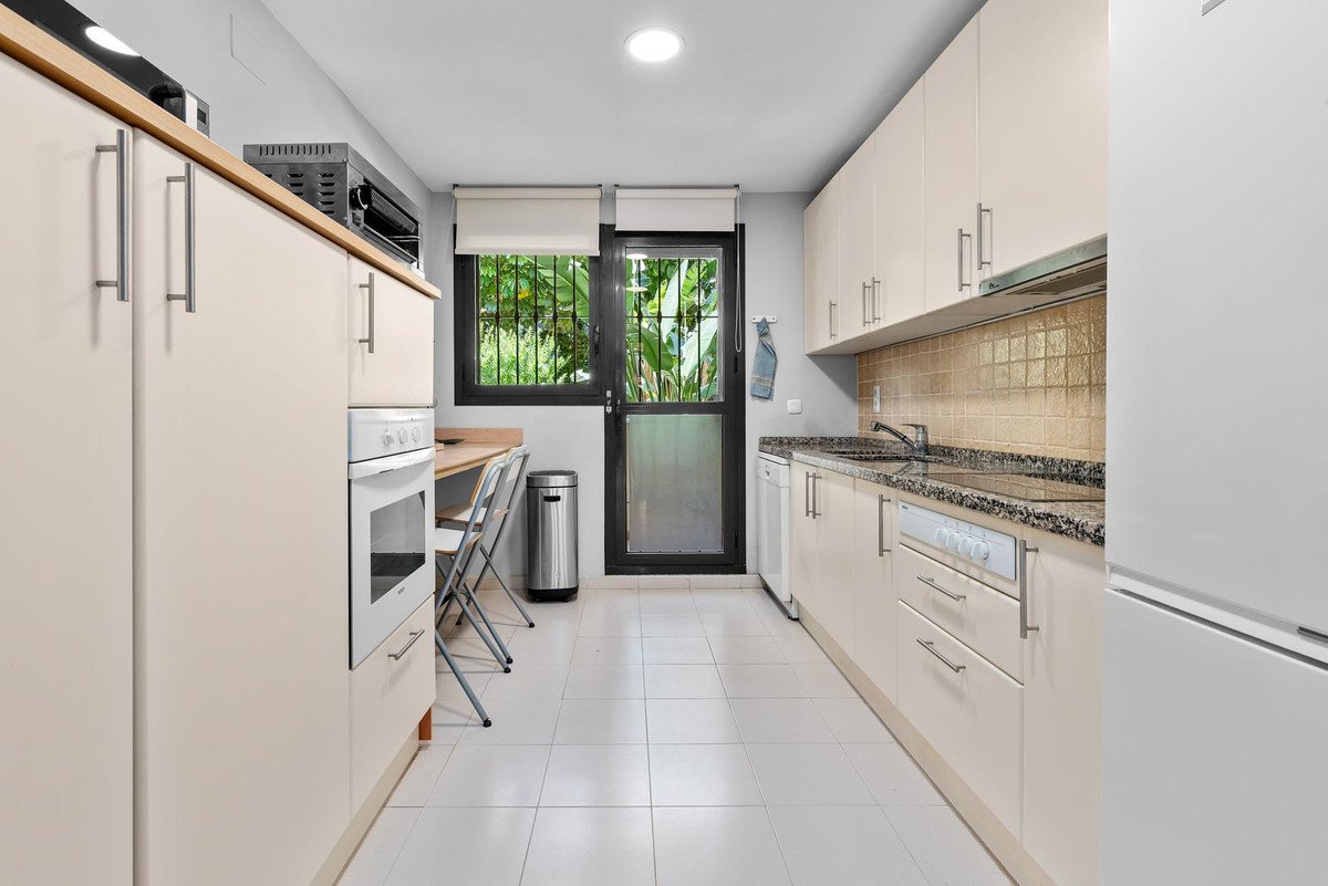 2 Bed Ground Floor Apartment in Benahavís