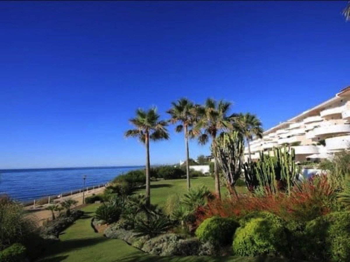 2 Bed Ground Floor Apartment in Estepona