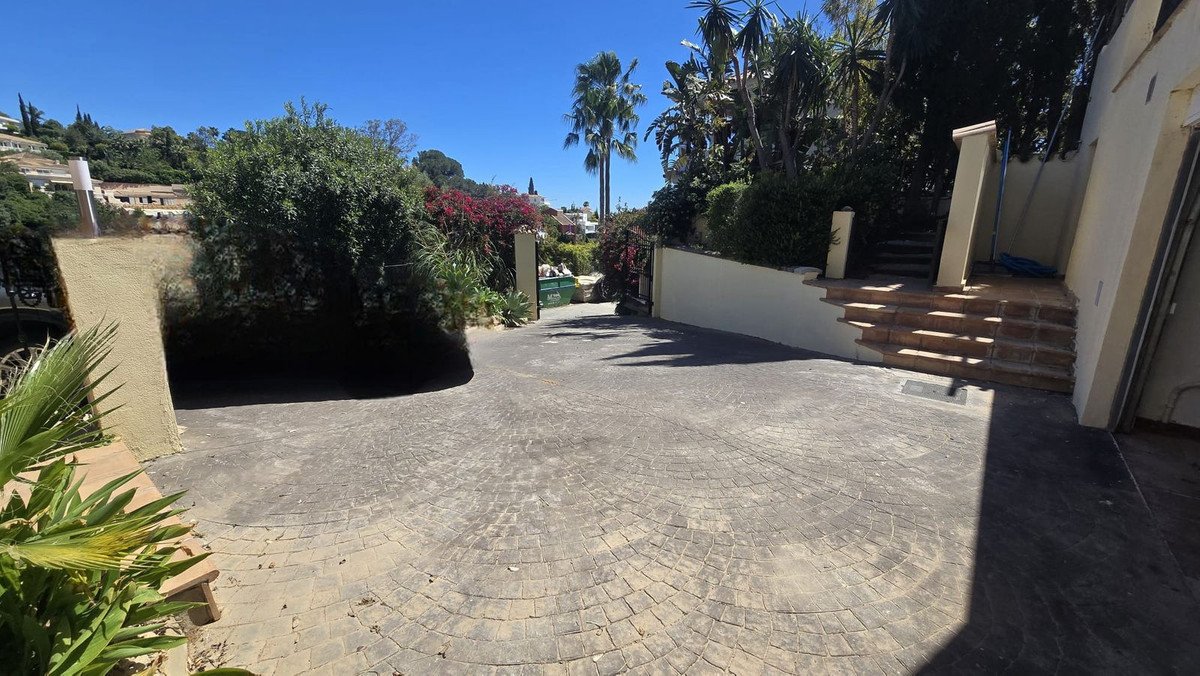 7 Bed Detached Villa in El Rosario