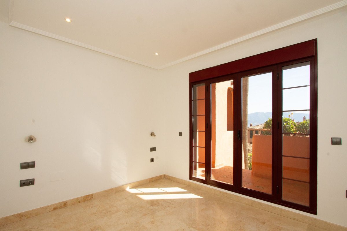 2 Bed Ground Floor Apartment in La Mairena