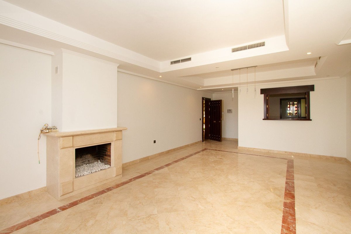 2 Bed Ground Floor Apartment in La Mairena
