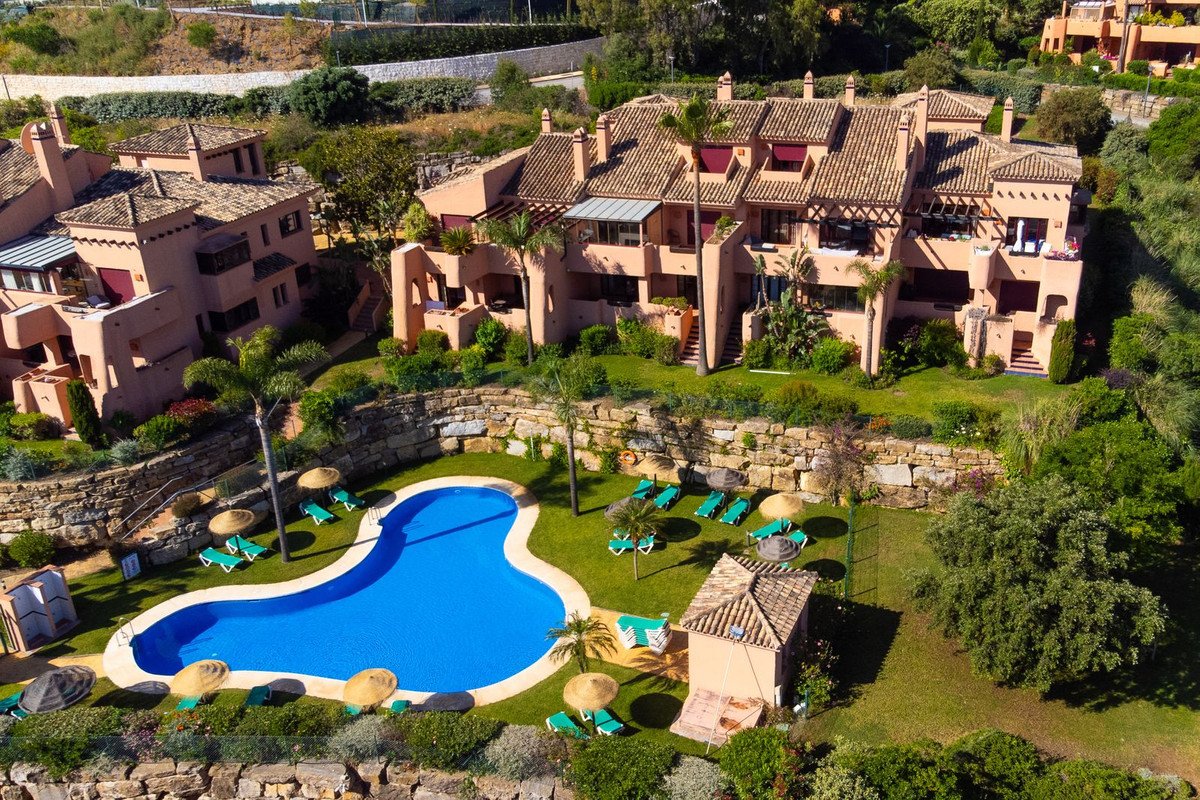 2 Bed Ground Floor Apartment in La Mairena