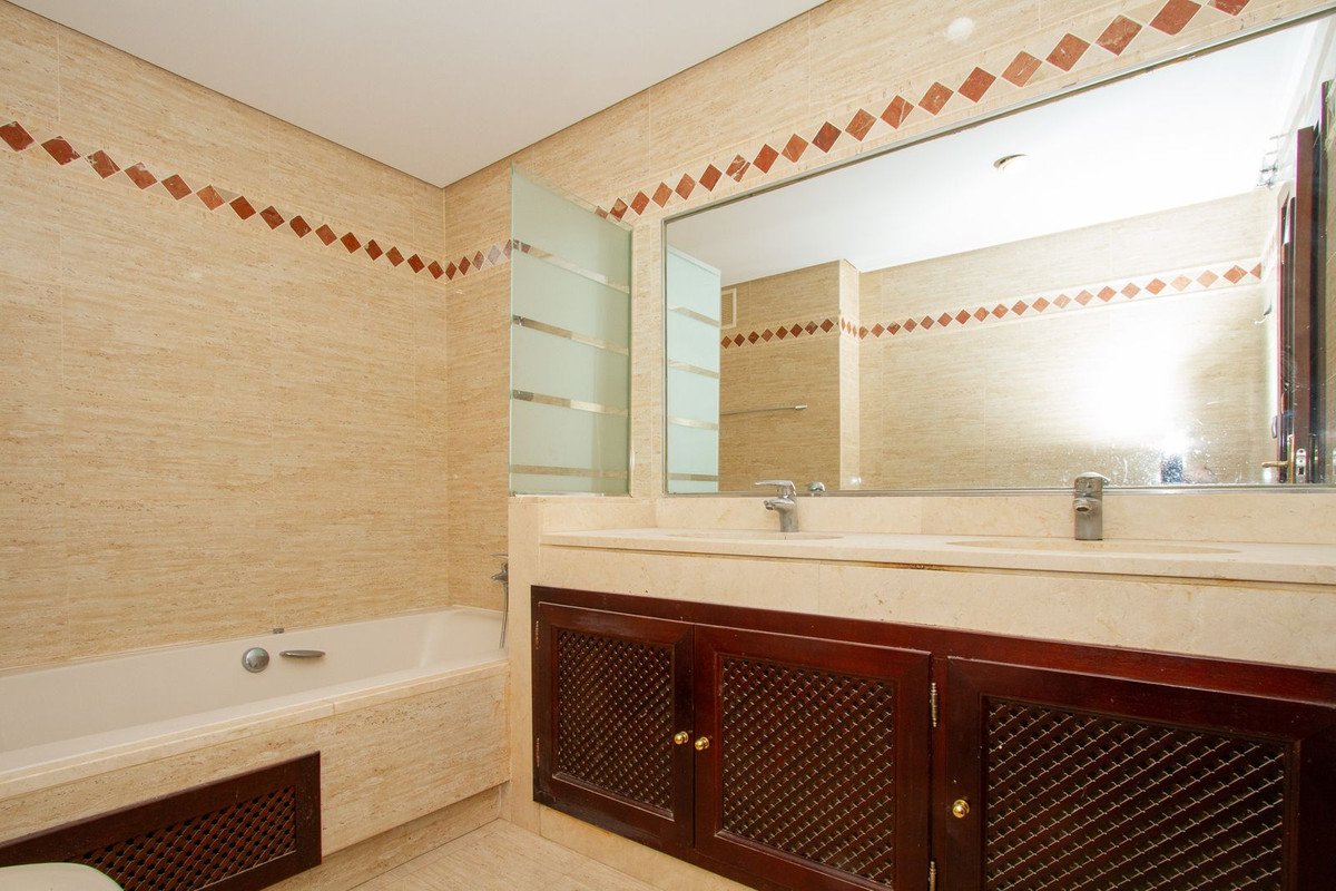 2 Bed Ground Floor Apartment in La Mairena