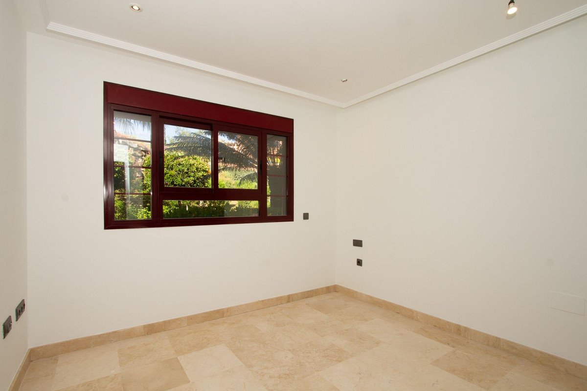 2 Bed Ground Floor Apartment in La Mairena