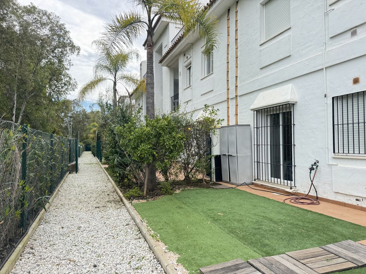 2 Bed Ground Floor Apartment in Nueva Andalucía