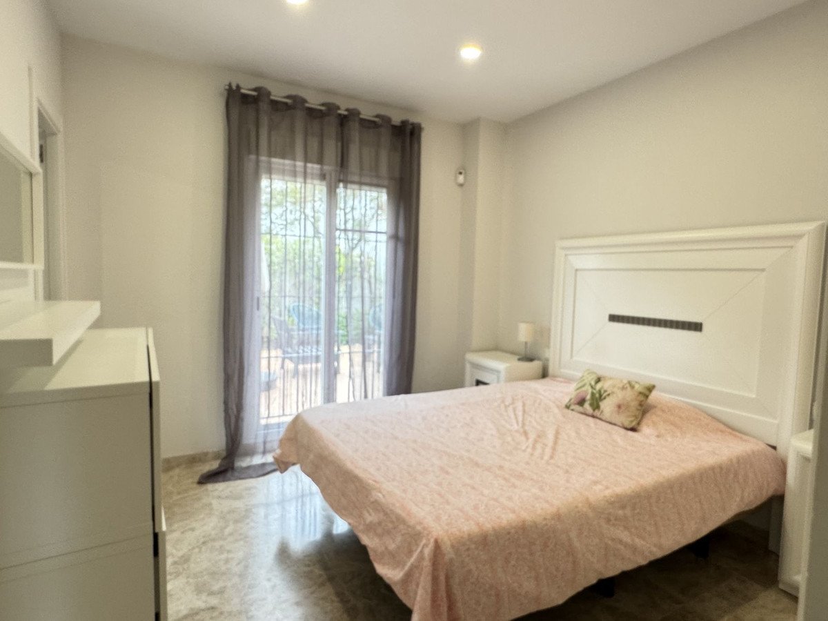 2 Bed Ground Floor Apartment in Nueva Andalucía