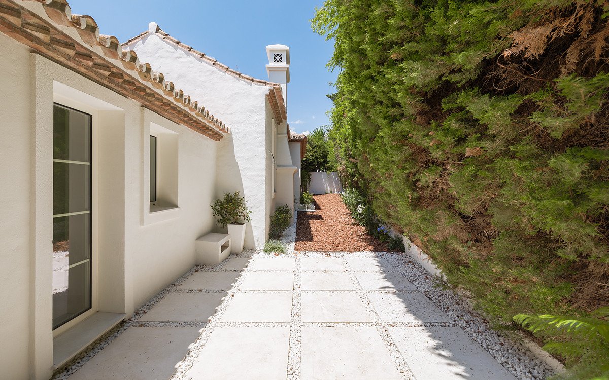 3 Bed Detached Villa in Guadalmina Alta