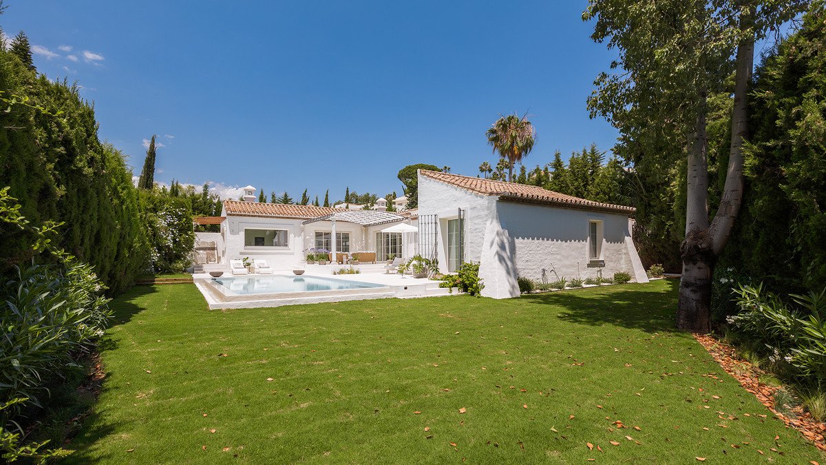 3 Bed Detached Villa in Guadalmina Alta