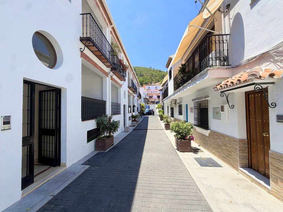 3 Bed Townhouse in Benahavís