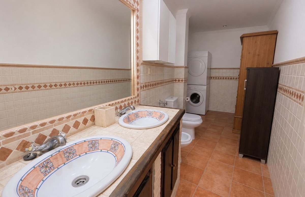 3 Bed Townhouse in Benahavís