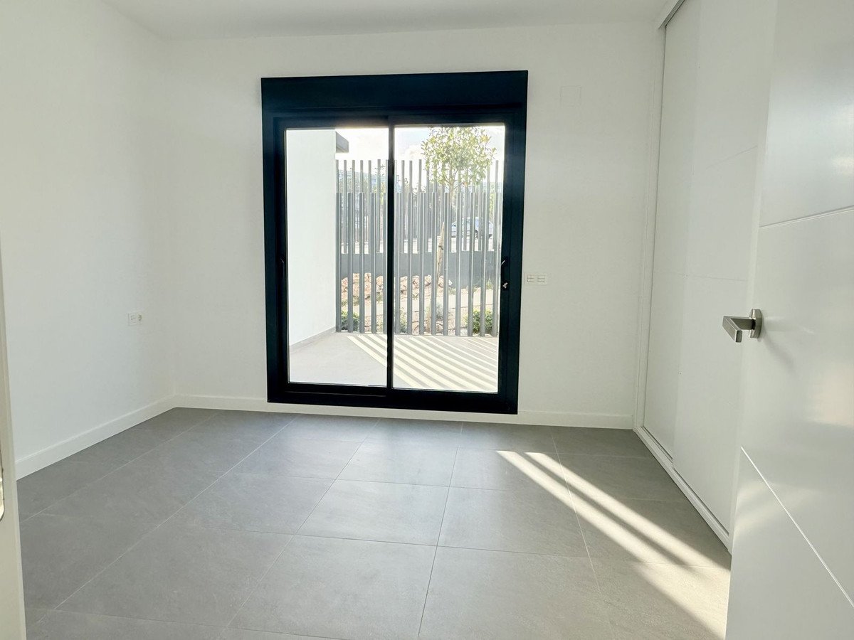 2 Bed Ground Floor Apartment in El Faro