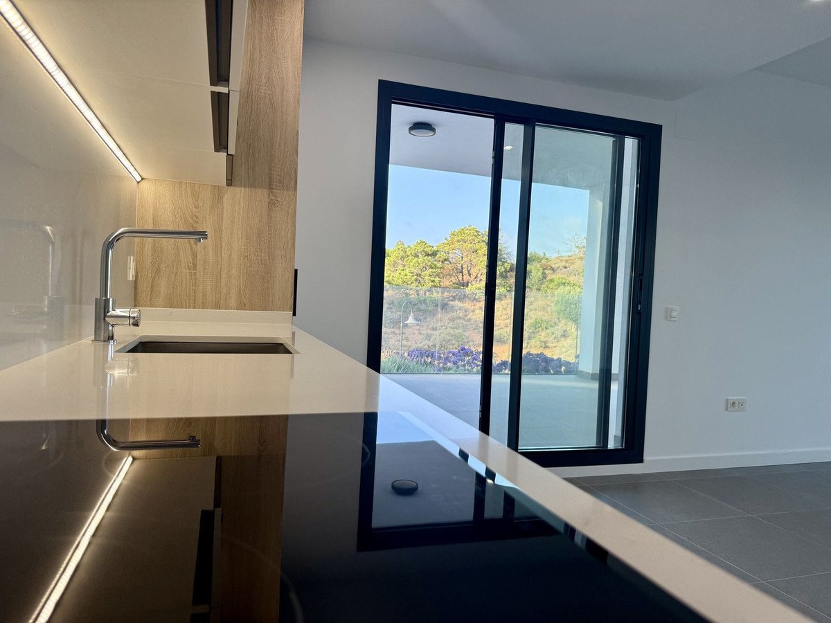 2 Bed Ground Floor Apartment in El Faro