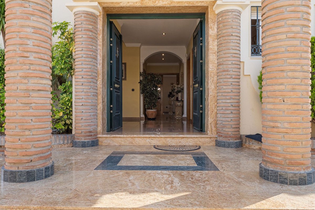5 Bed Detached Villa in Torrequebrada
