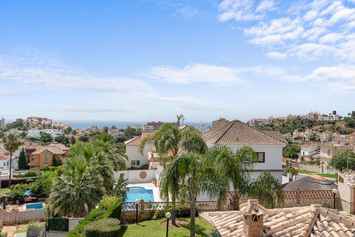 5 Bed Detached Villa in Torrequebrada
