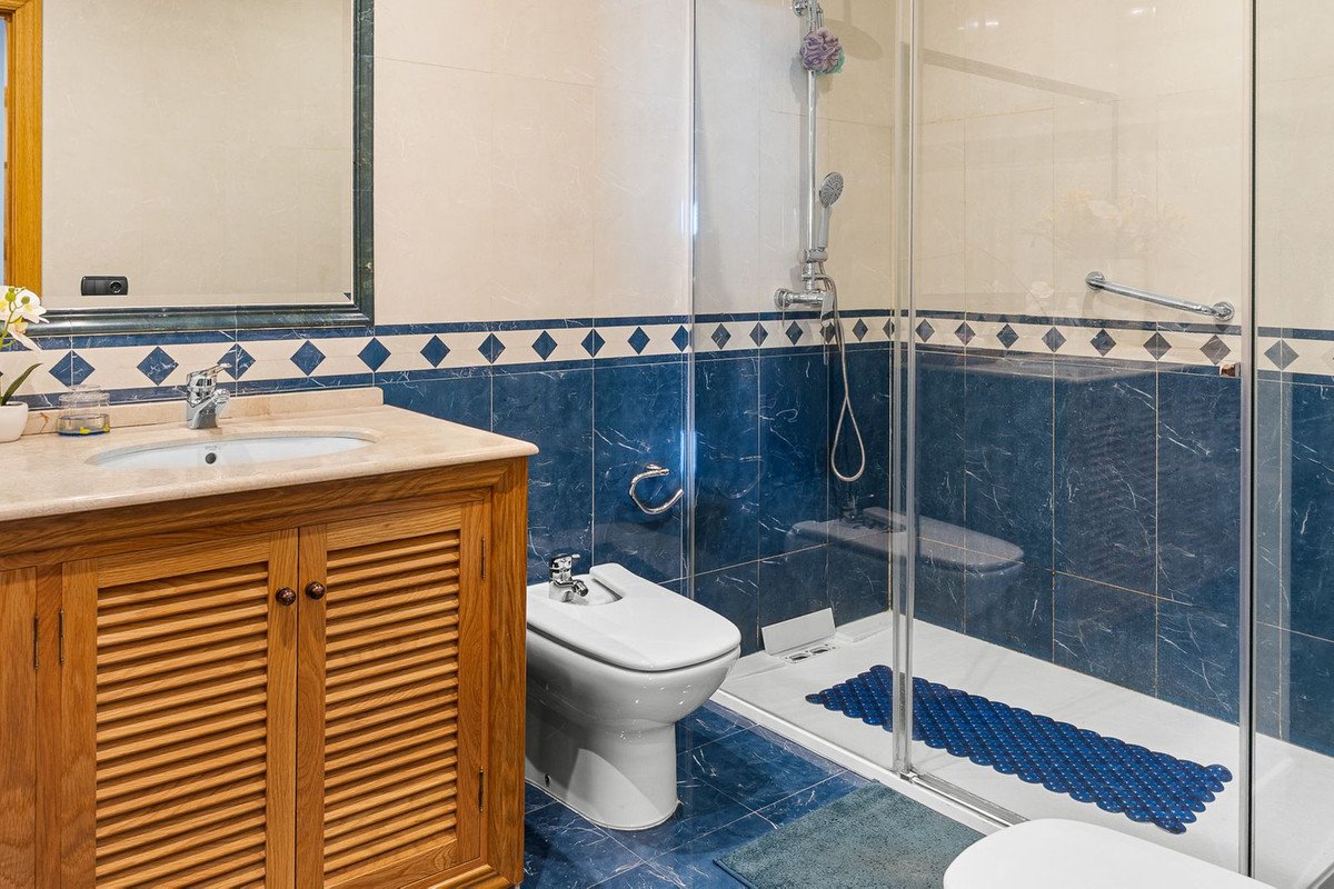 5 Bed Detached Villa in Torrequebrada