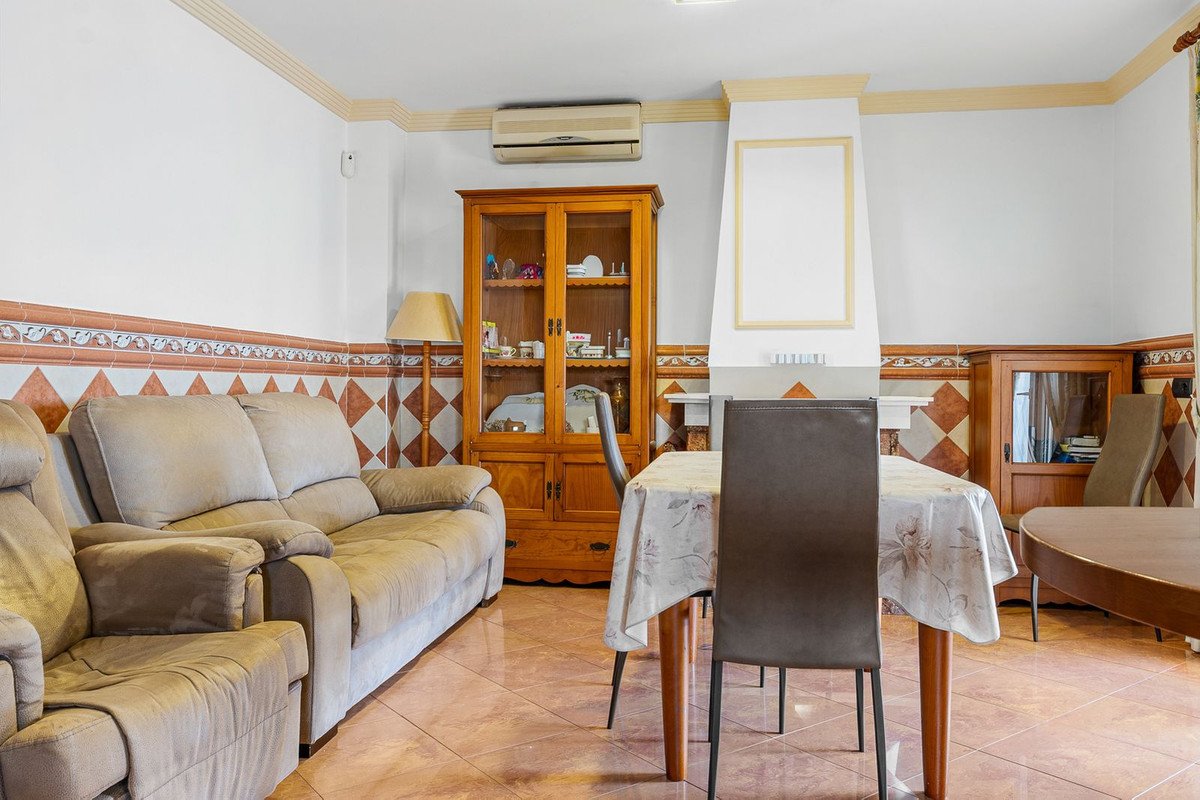 5 Bed Detached Villa in Torrequebrada
