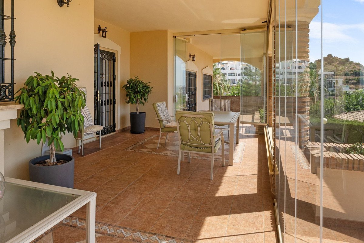 5 Bed Detached Villa in Torrequebrada
